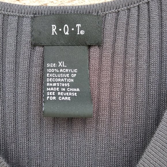 R.Q.T. SHORT SLEEVE RIBBED V-NECK STRETCH RN5789 - Picture 5 of 8